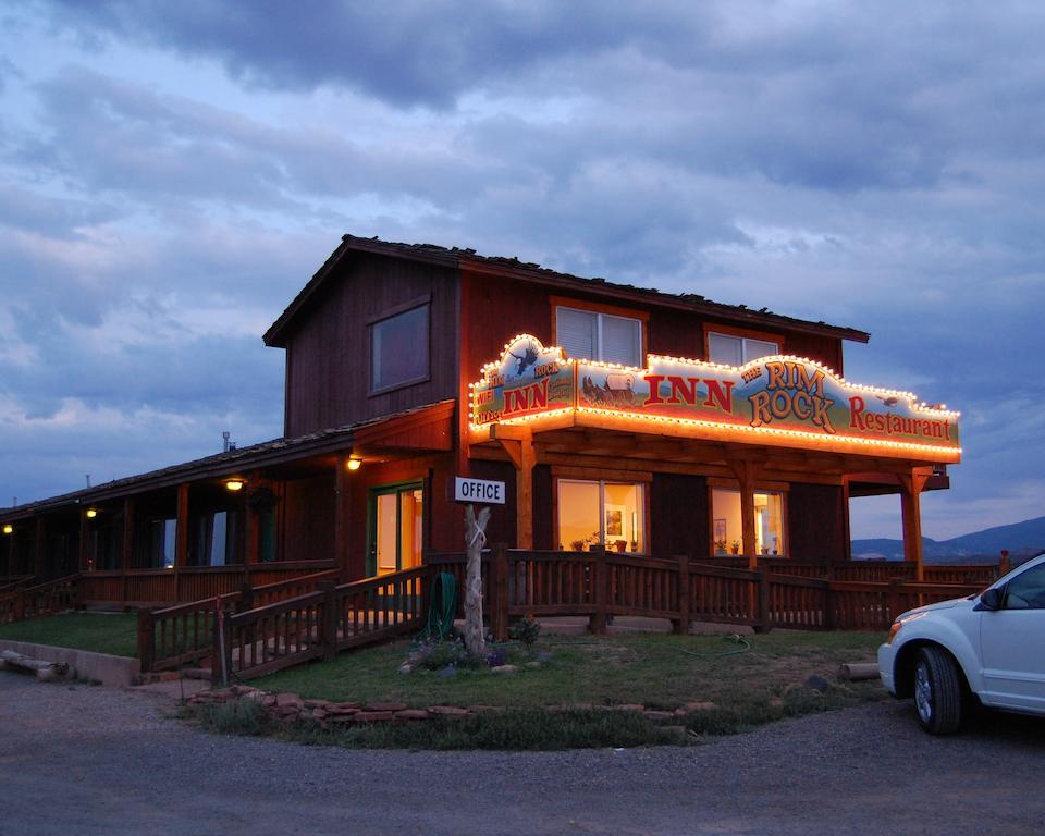 The Rim Rock Inn Torrey Exteriör bild