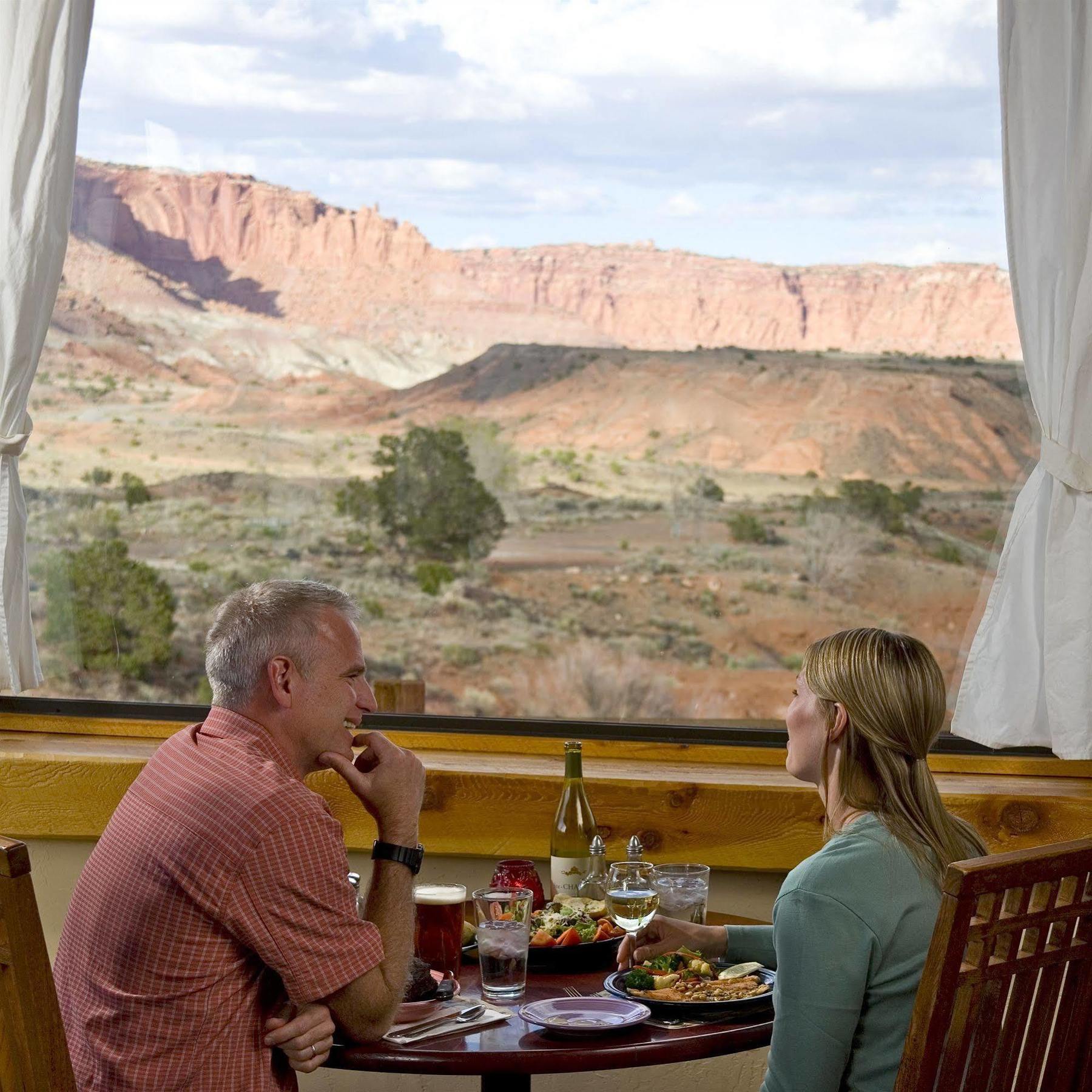 The Rim Rock Inn Torrey Exteriör bild