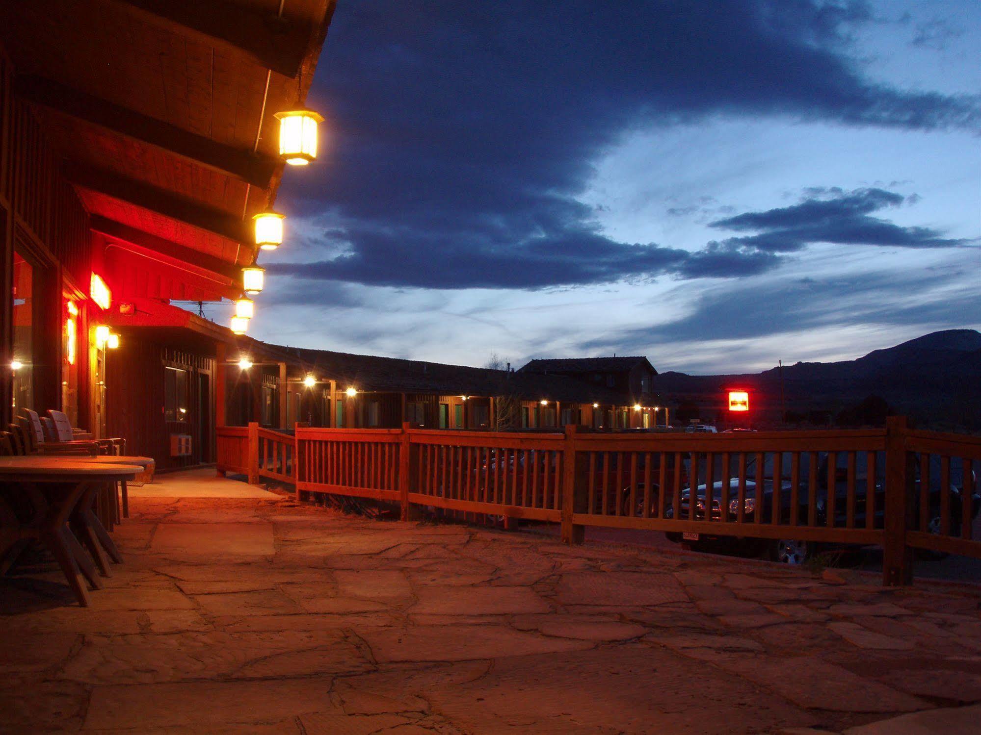 The Rim Rock Inn Torrey Exteriör bild